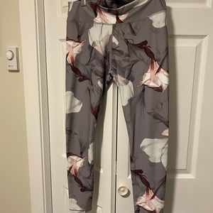 Fabletics Size Large floral leggings